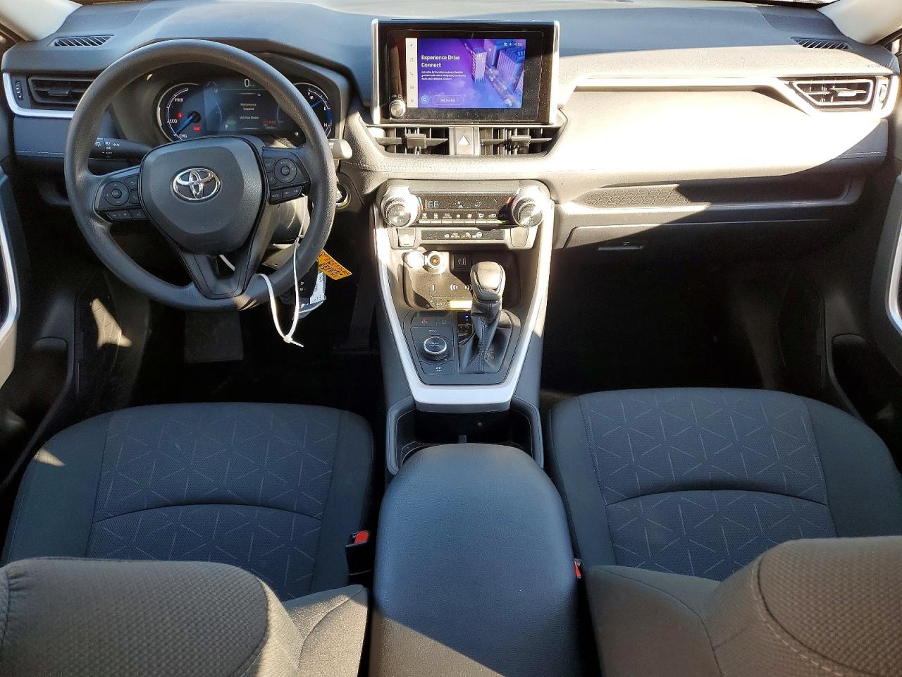 2024 TOYOTA RAV4 XLE photo 8