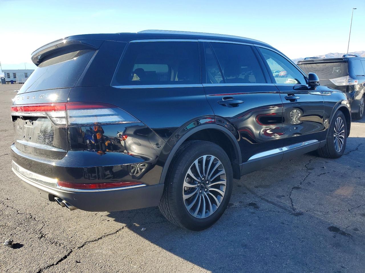 2021 LINCOLN AVIATOR RESERVE photo 3