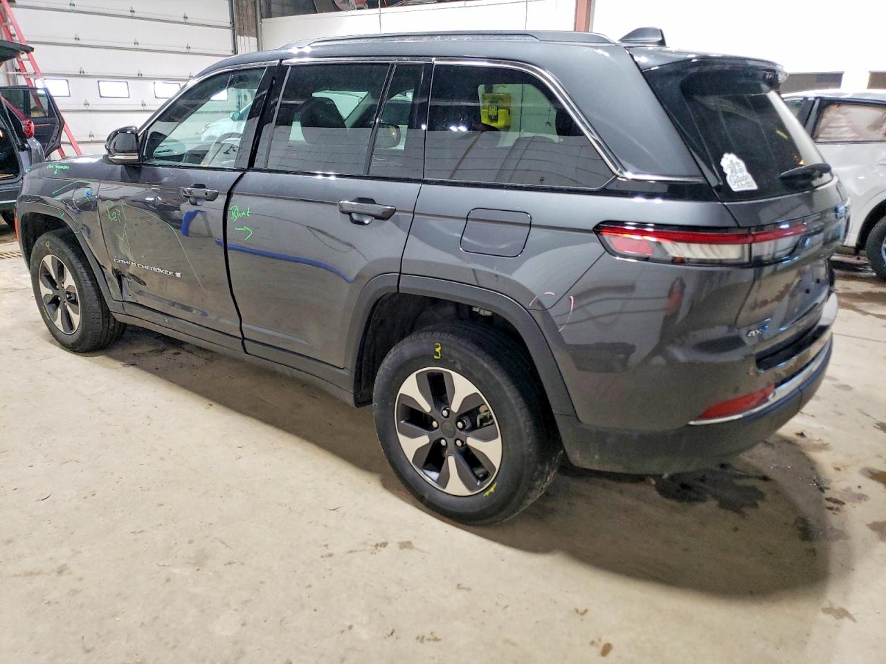 2022 JEEP GRAND CHEROKEE LIMITED 4XE photo 2