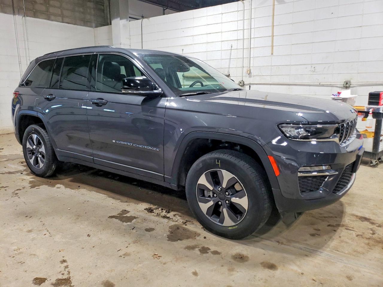 2022 JEEP GRAND CHEROKEE LIMITED 4XE photo 4