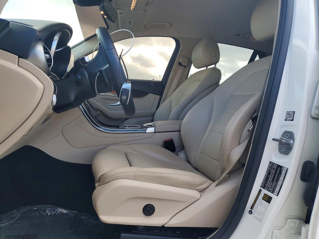 2021 MERCEDES-BENZ GLC 300 photo 13