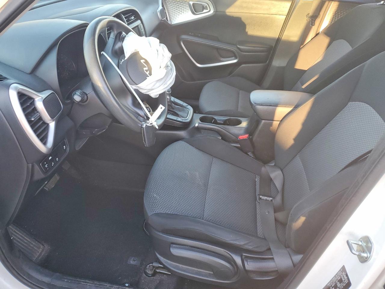 2022 KIA SOUL LX photo 13