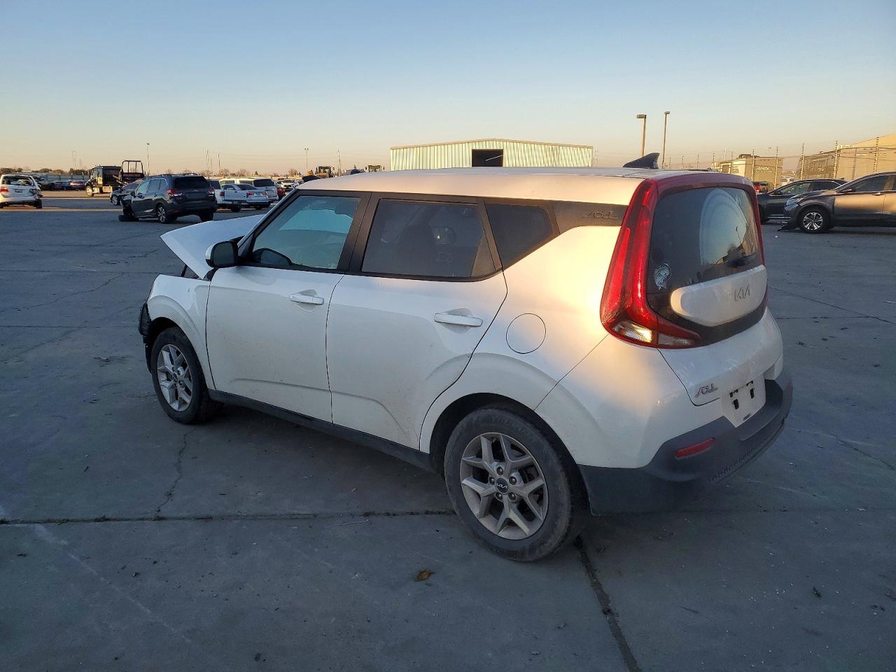 2022 KIA SOUL LX photo 3