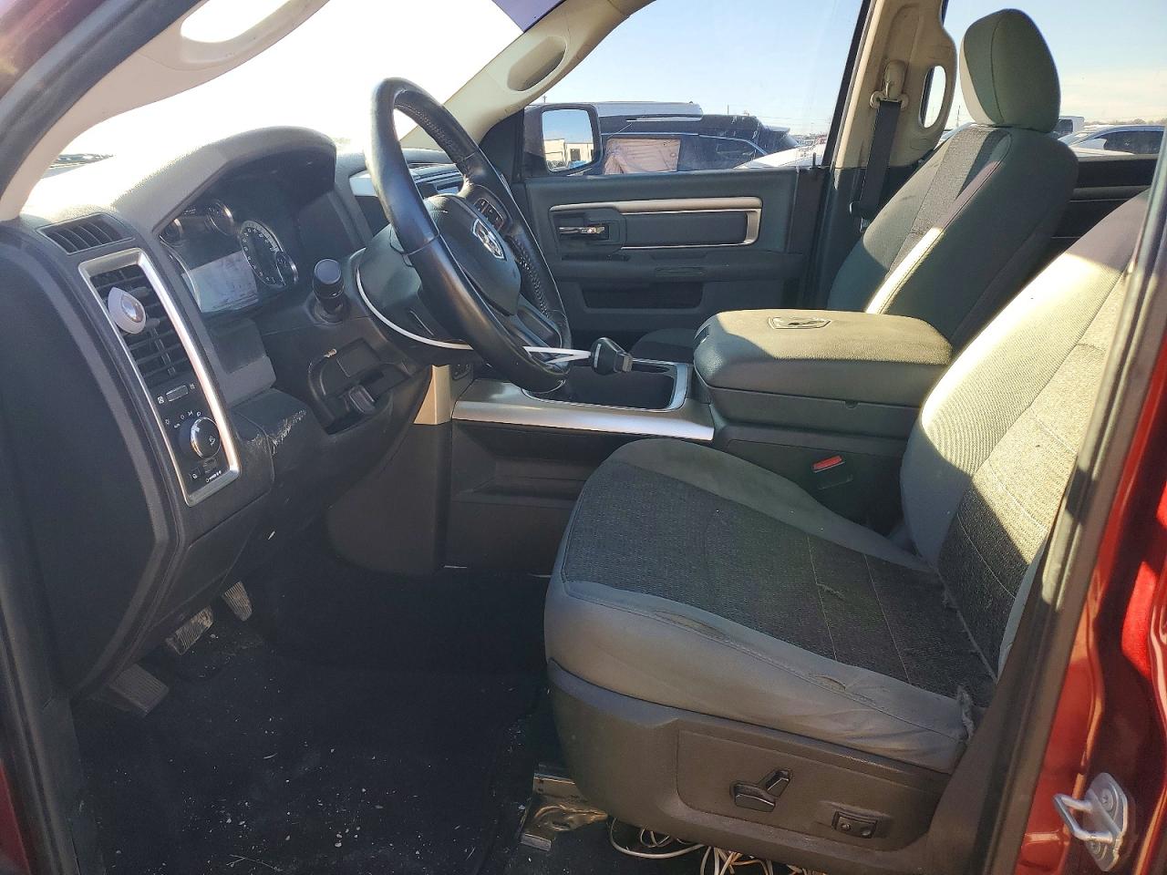 2019 RAM 1500 CLASSIC SLT photo 13