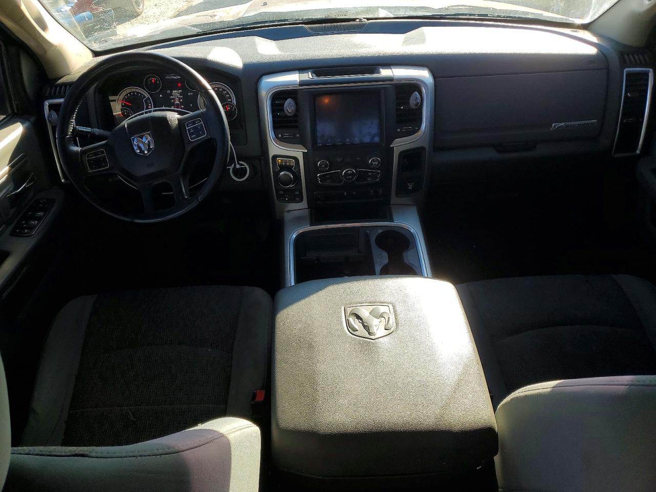 2019 RAM 1500 CLASSIC SLT photo 15