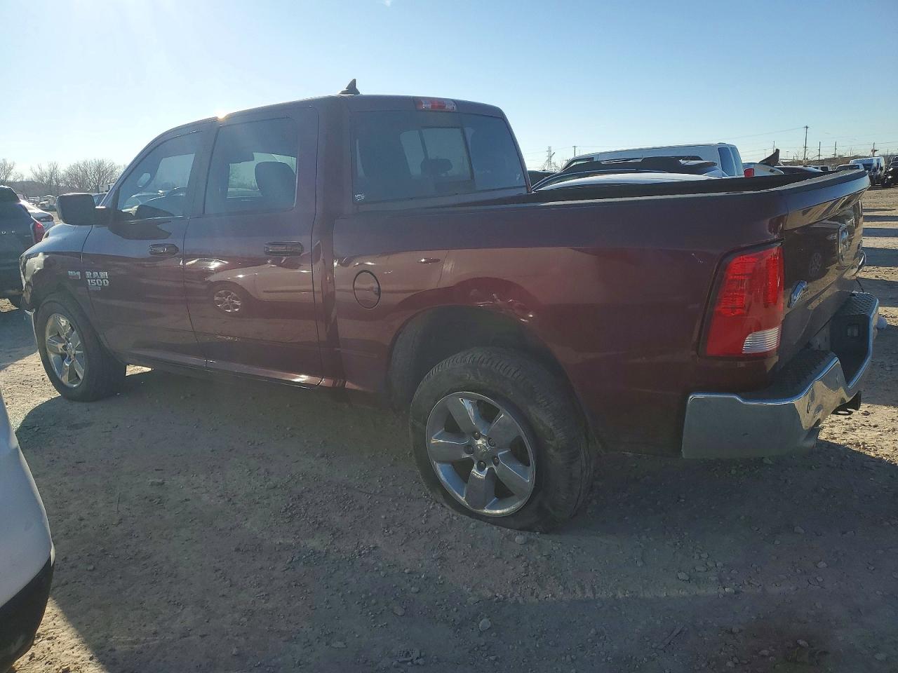 2019 RAM 1500 CLASSIC SLT photo 3