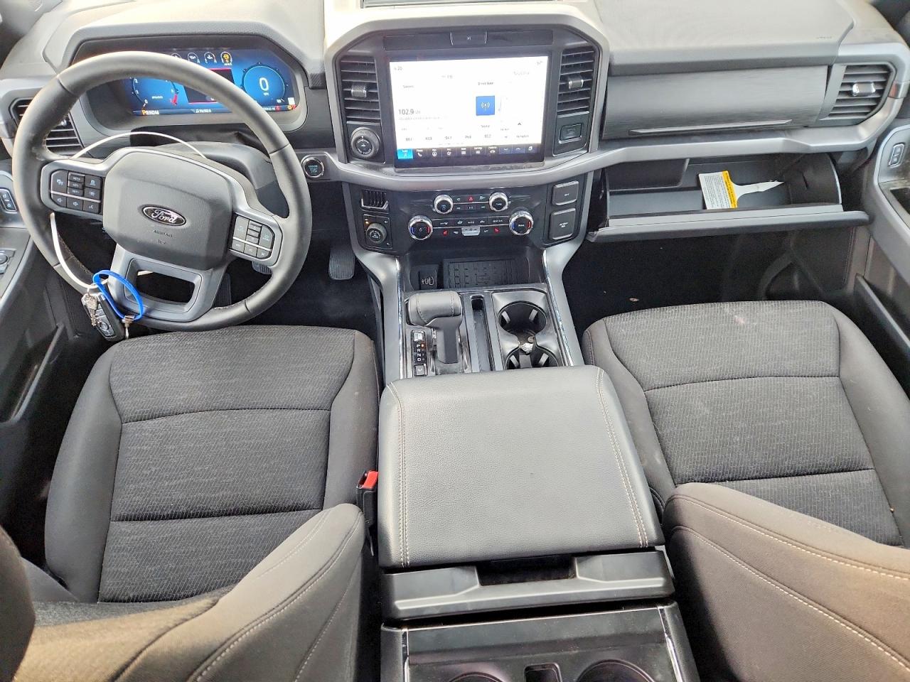 2025 FORD F150 XLT photo 8