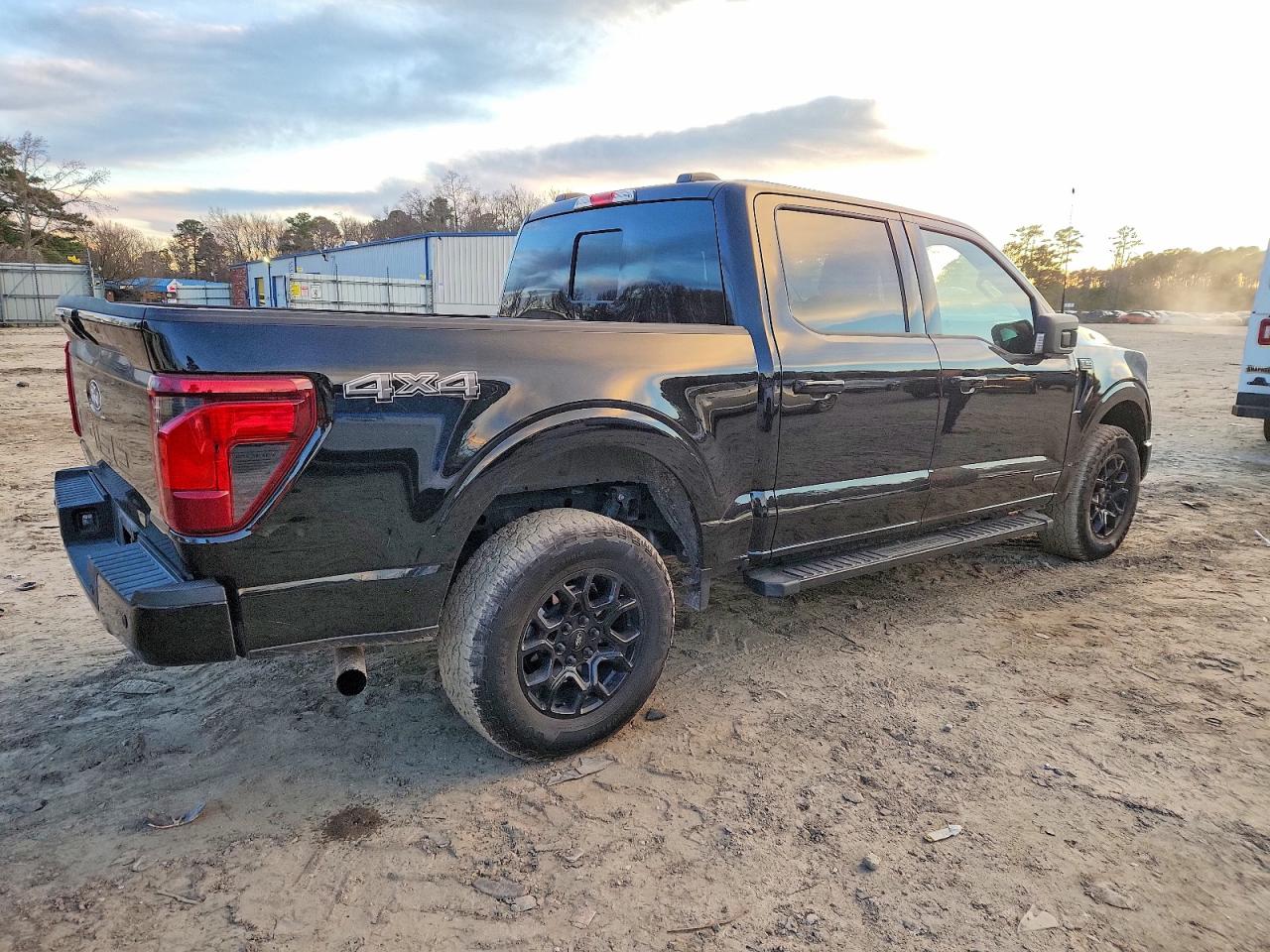 2025 FORD F150 XLT photo 3