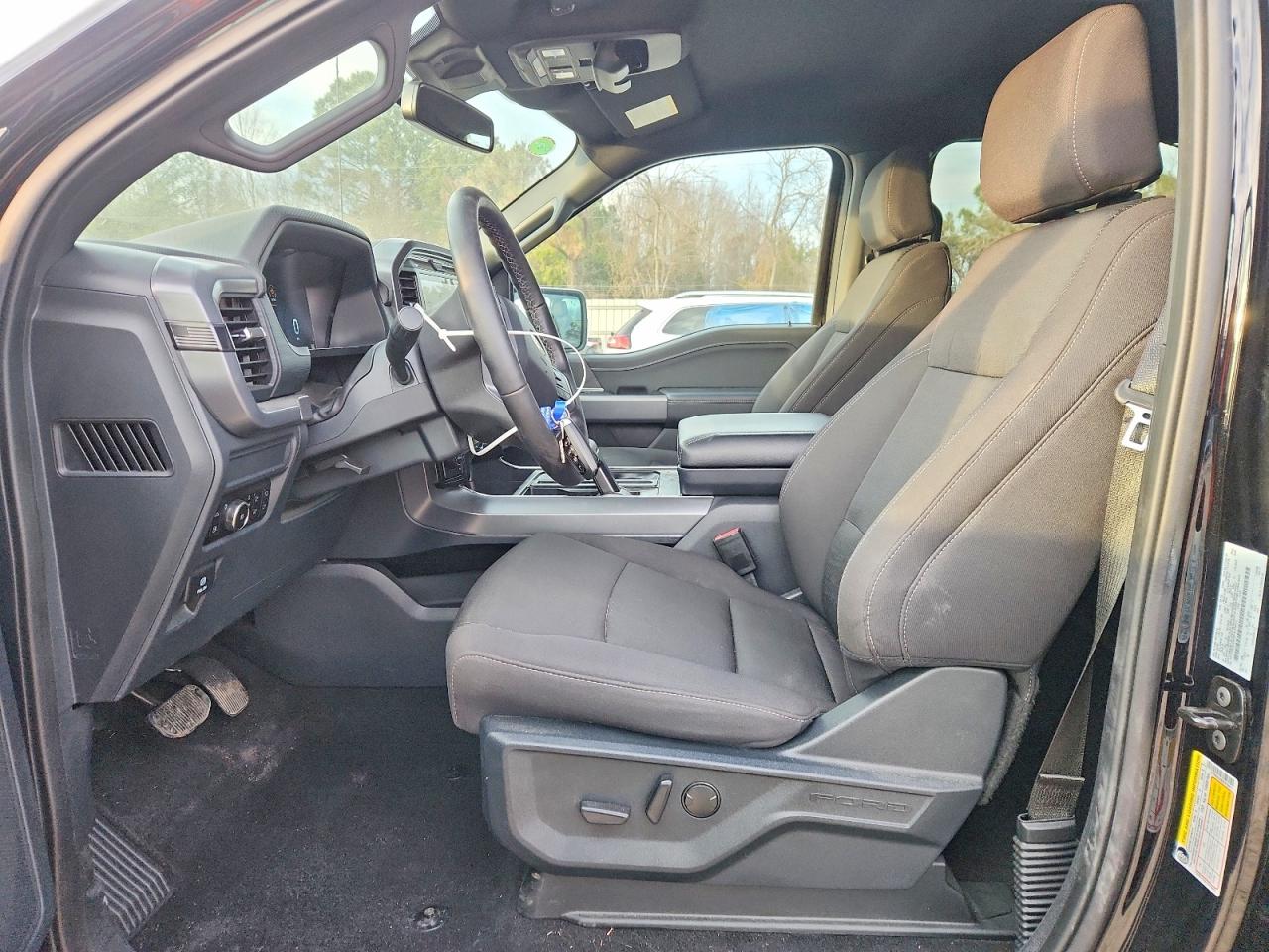 2025 FORD F150 XLT photo 7