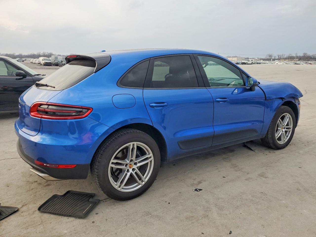 2017 PORSCHE MACAN photo 5