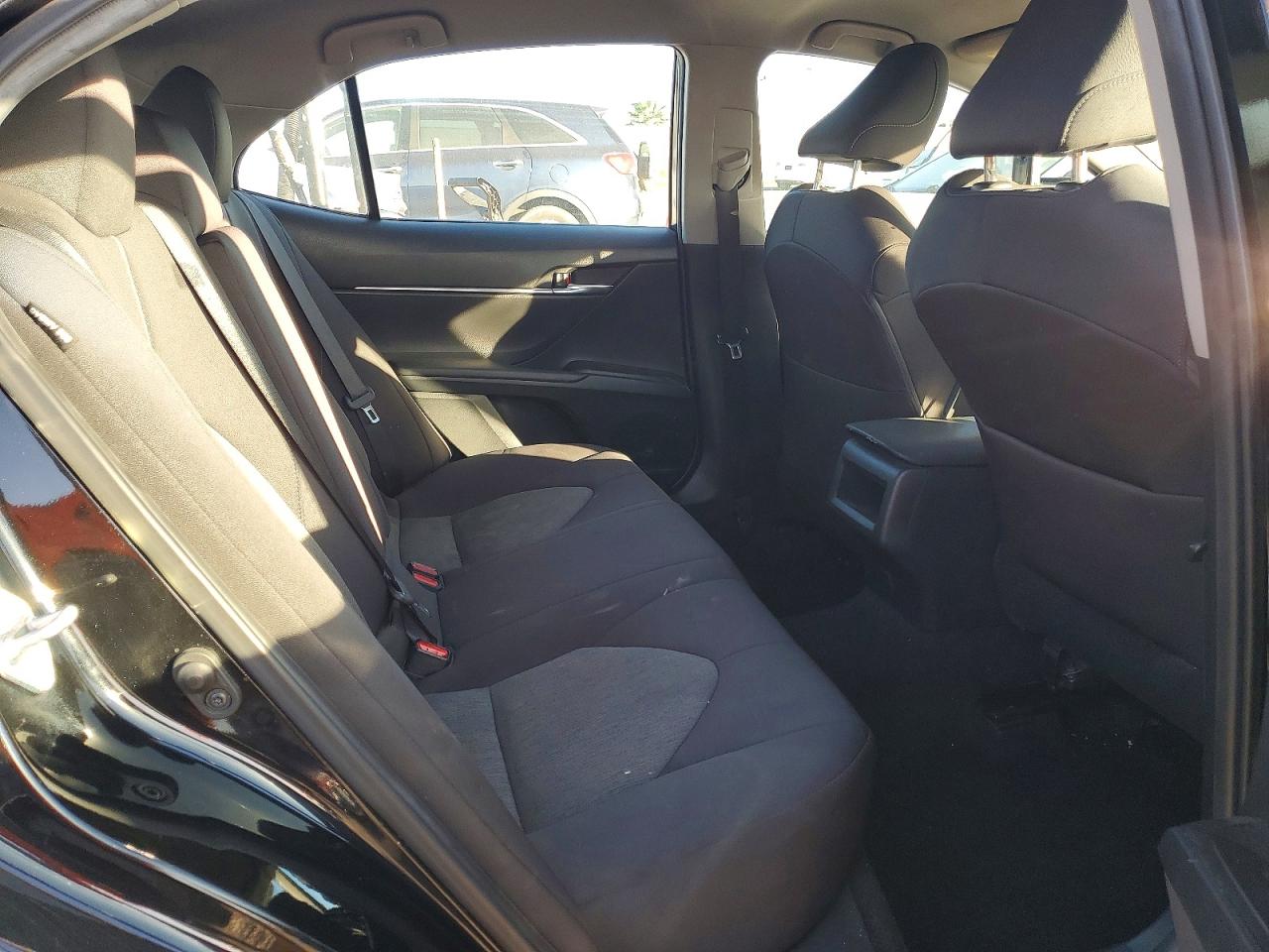 2022 TOYOTA CAMRY LE photo 28