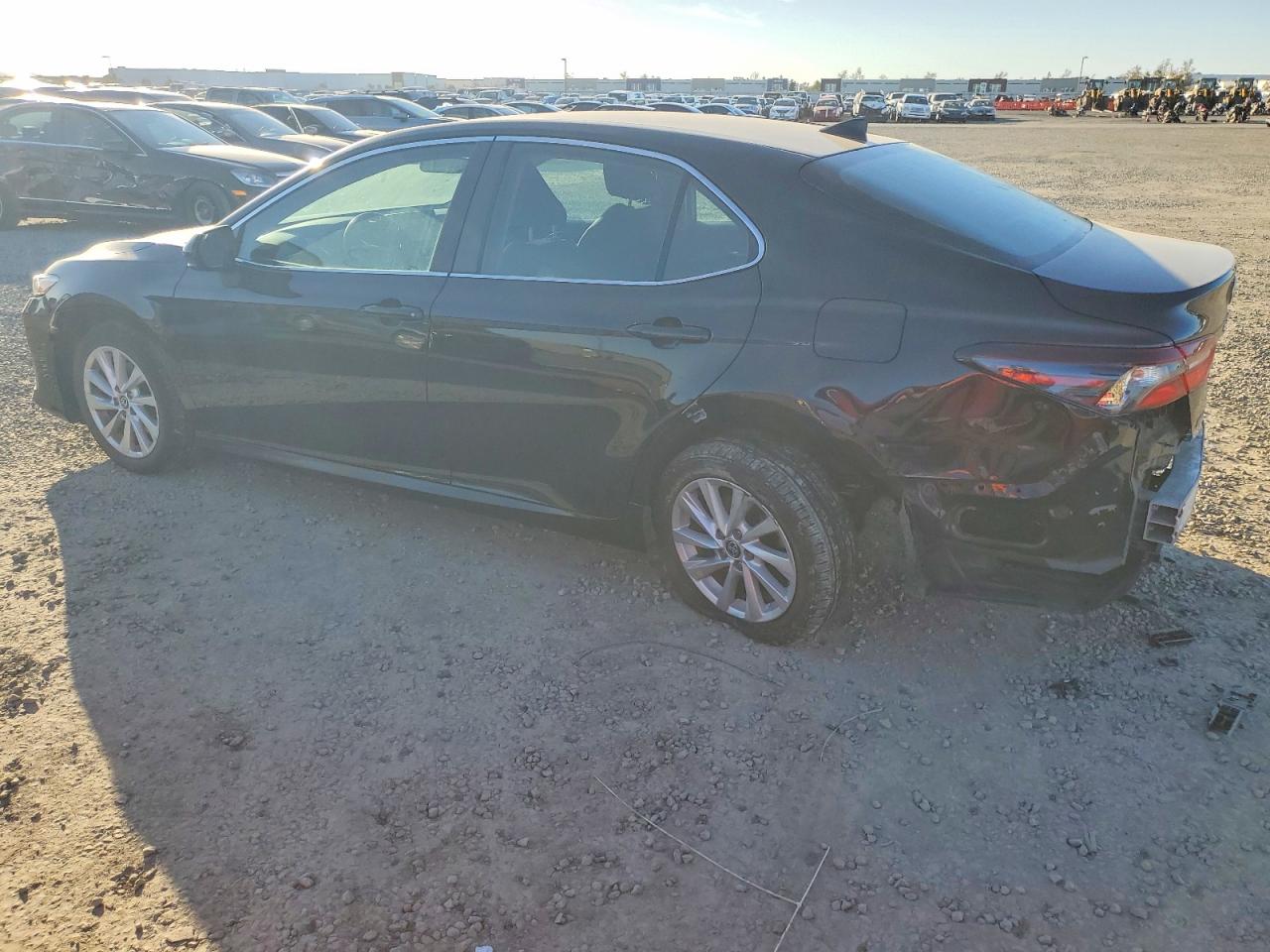 2022 TOYOTA CAMRY LE photo 4