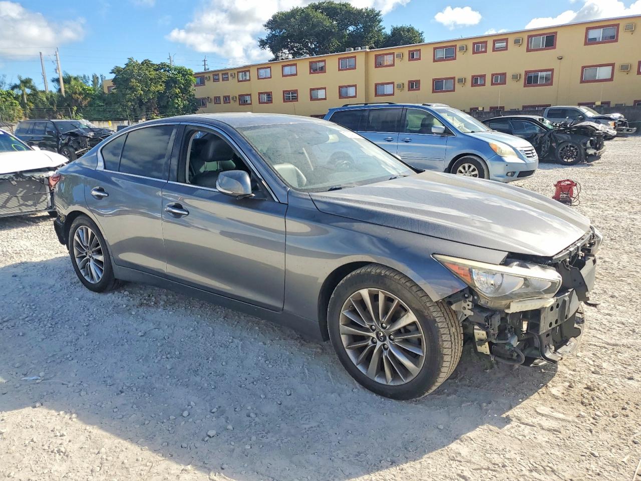 2018 INFINITI Q50 photo 7