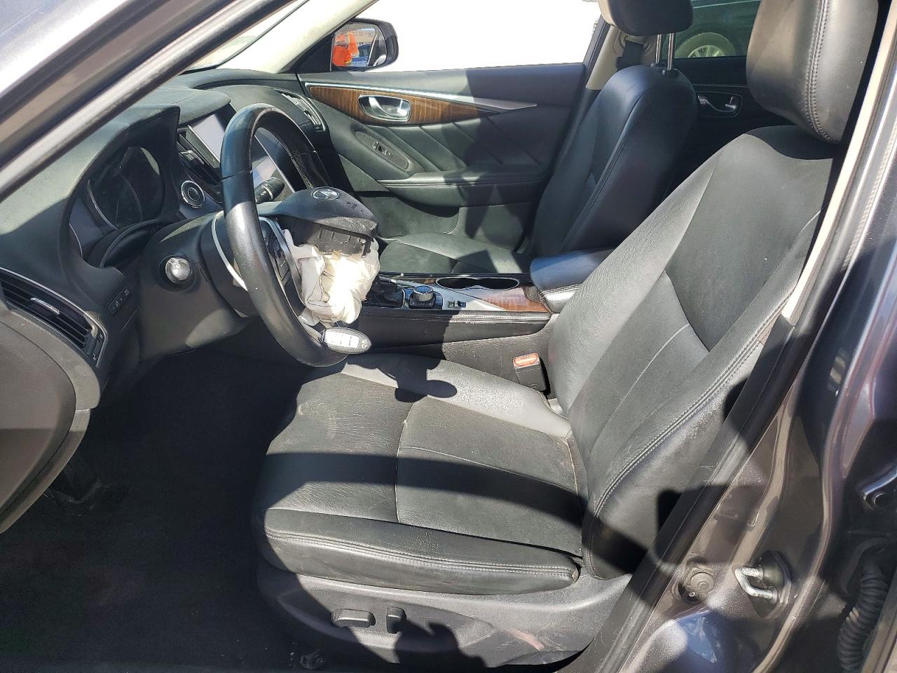 2018 INFINITI Q50 photo 13