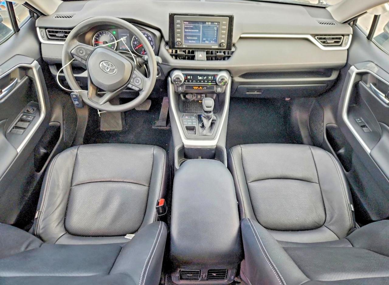 2022 TOYOTA RAV4 XLE photo 15