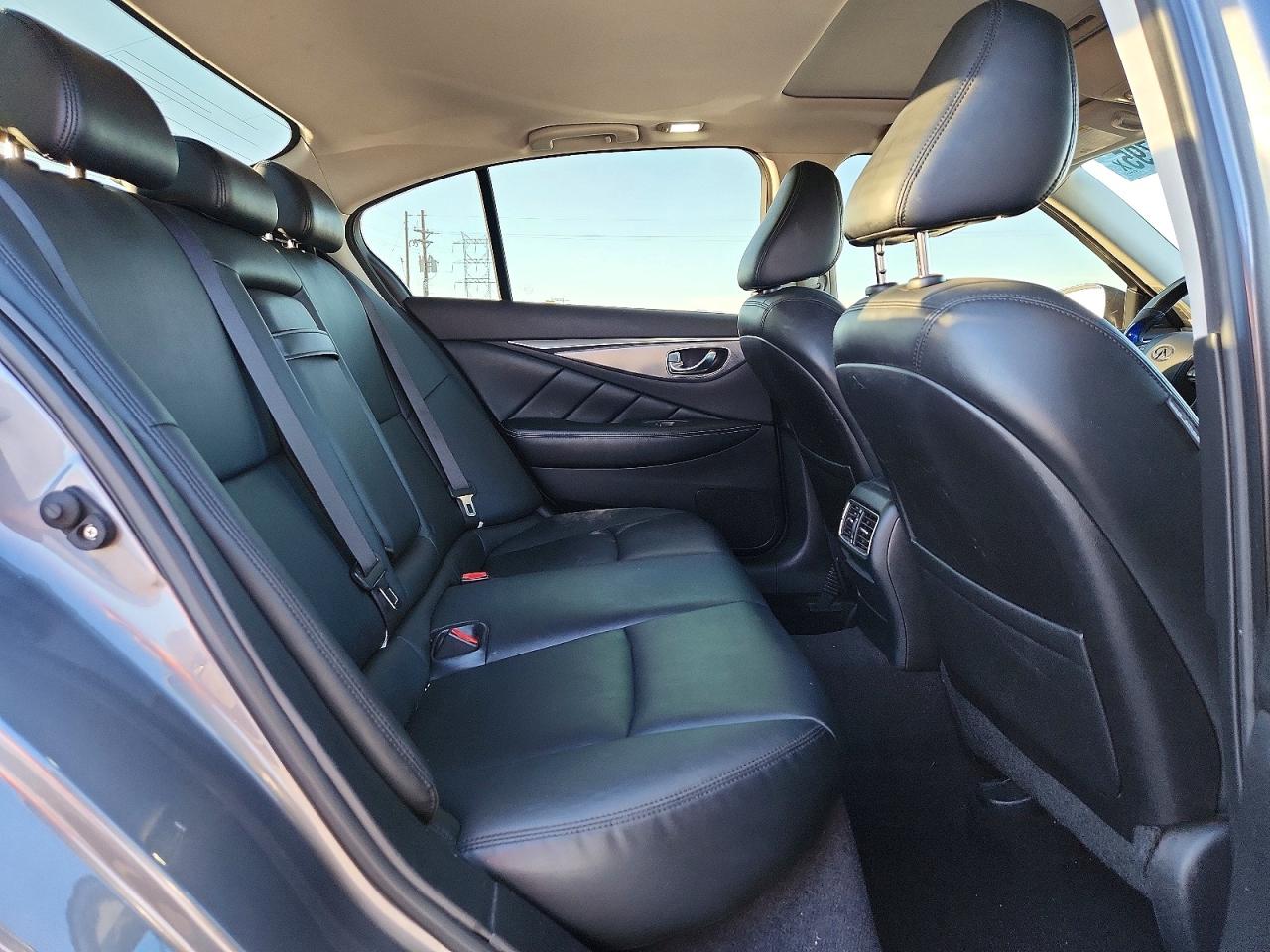 2015 INFINITI Q50 BASE photo 10