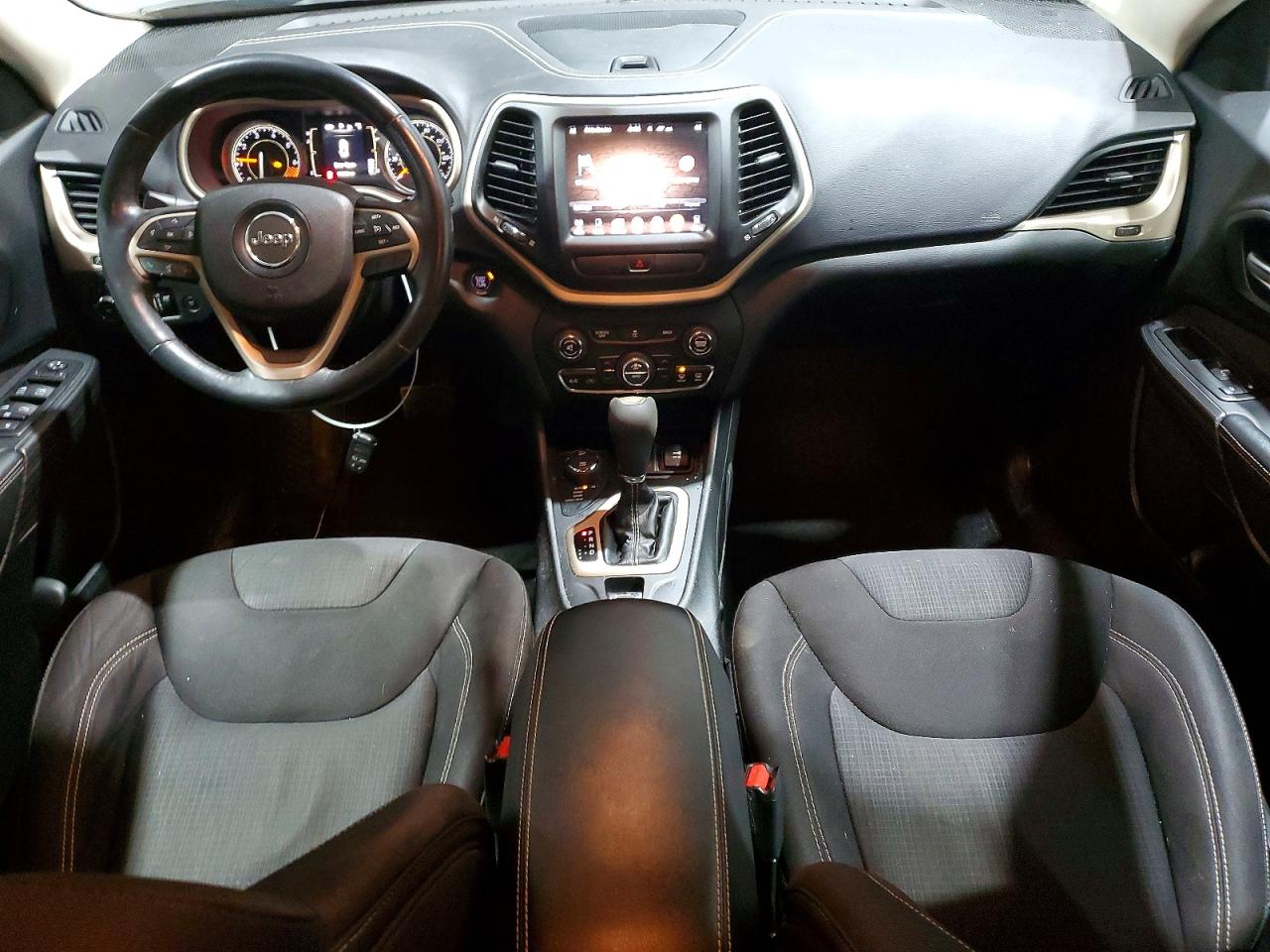 2015 JEEP CHEROKEE LATITUDE photo 8