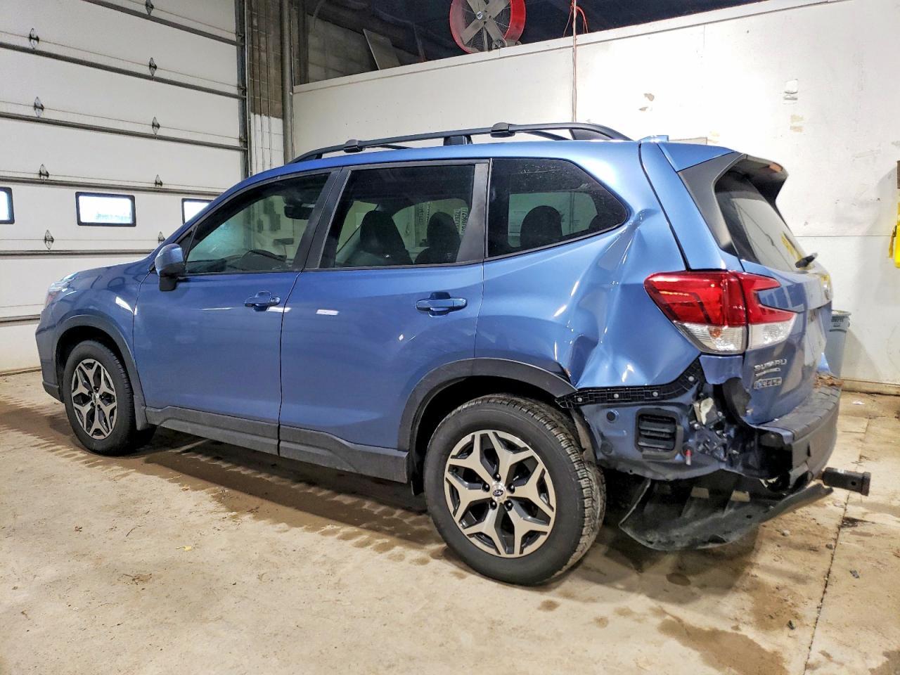 2021 SUBARU FORESTER PREMIUM photo 2