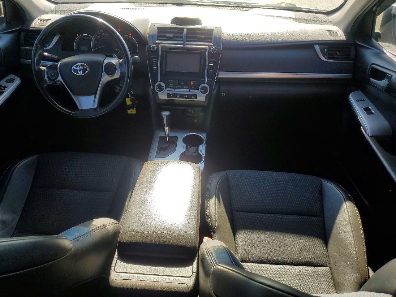 2014 TOYOTA CAMRY L photo 8
