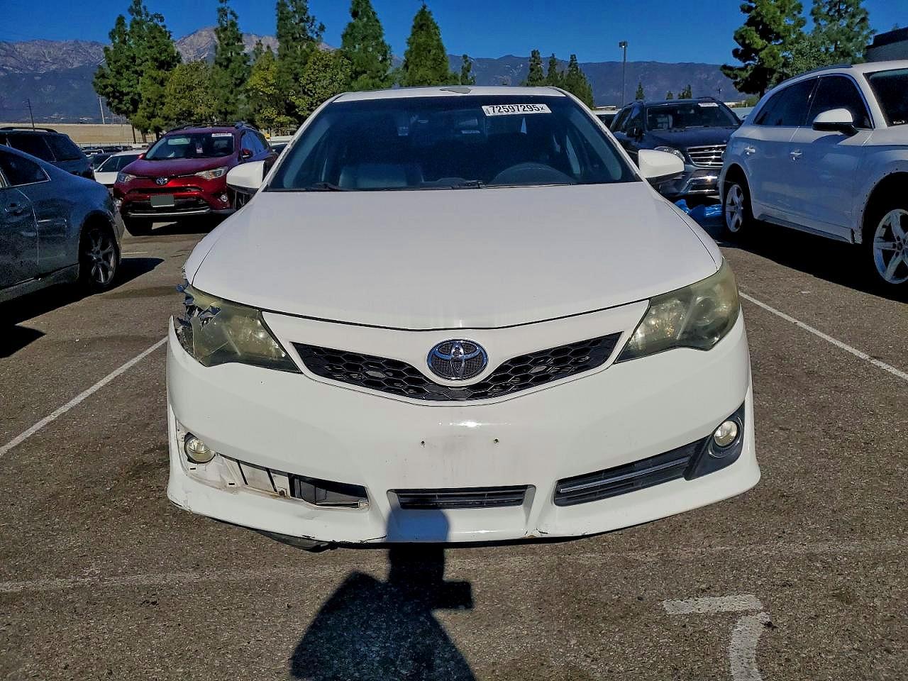 2014 TOYOTA CAMRY L photo 5