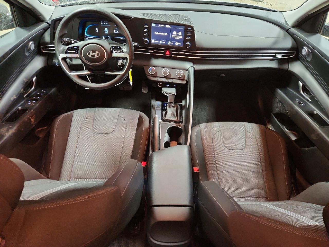 2025 HYUNDAI ELANTRA SE photo 8