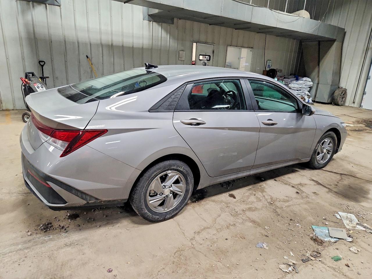 2025 HYUNDAI ELANTRA SE photo 3