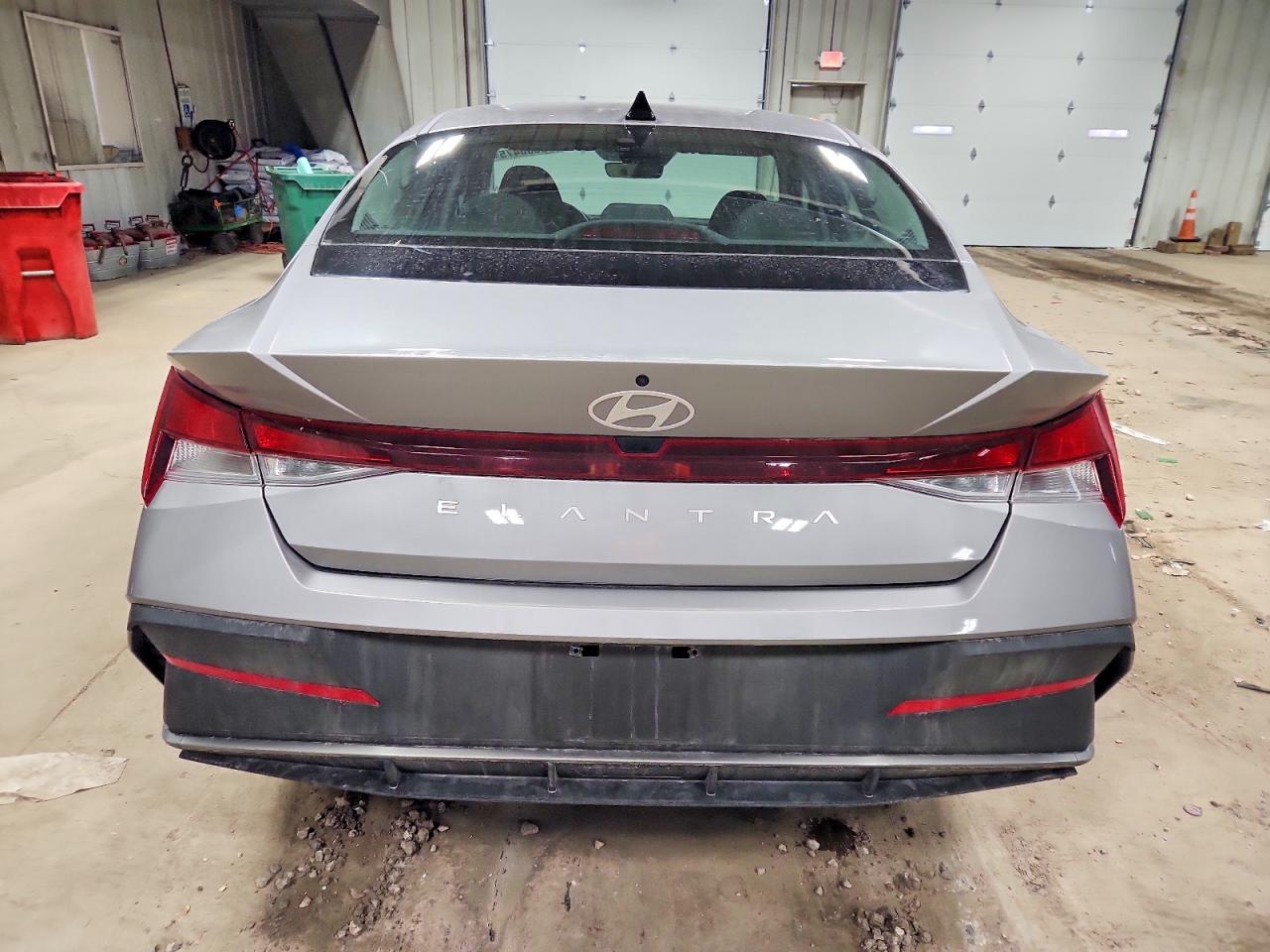 2025 HYUNDAI ELANTRA SE photo 6