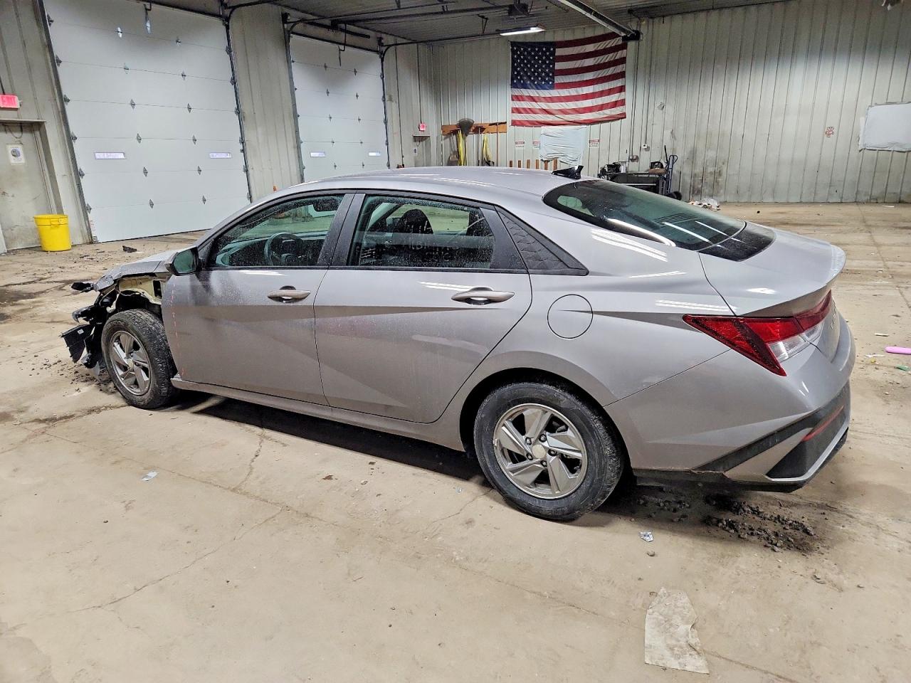 2025 HYUNDAI ELANTRA SE photo 2