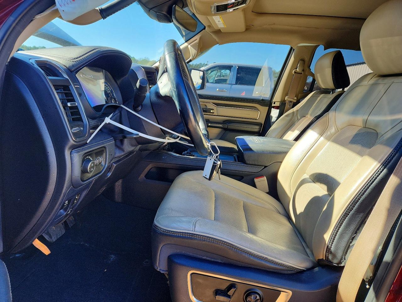 2019 RAM 1500 LIMITED photo 13