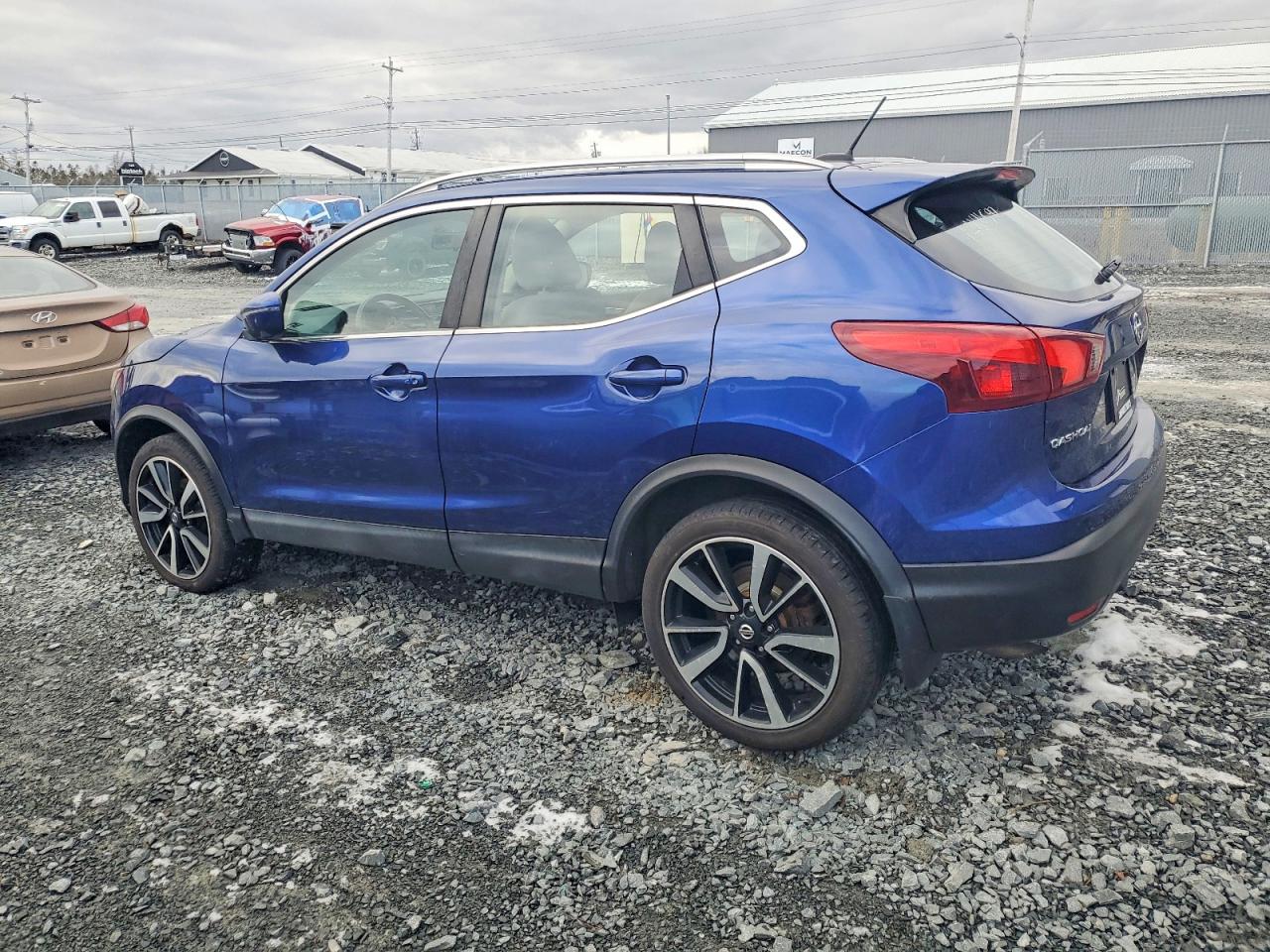 2018 NISSAN ROGUE SPORT S photo 2