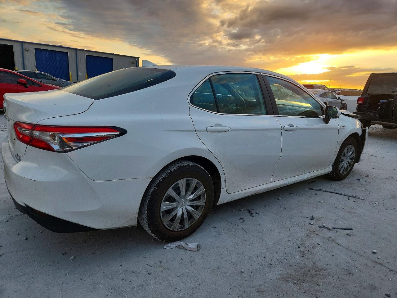 2020 TOYOTA CAMRY photo 3