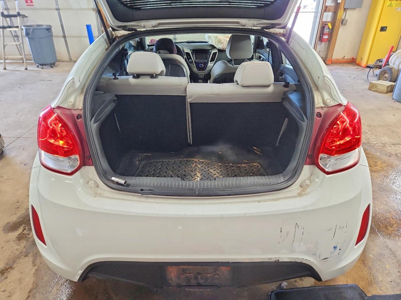2013 HYUNDAI VELOSTER BASE photo 16