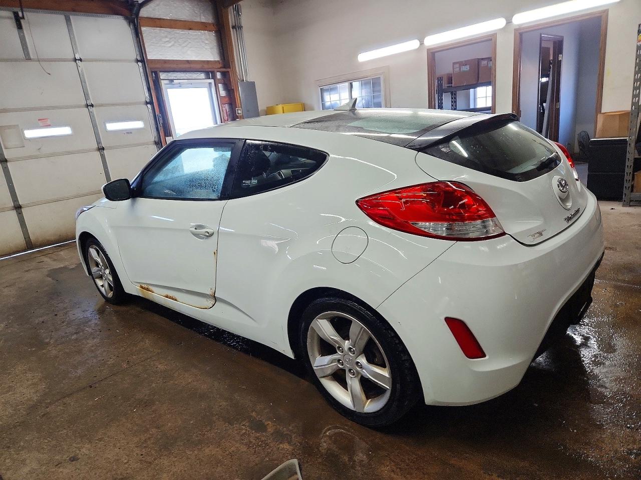 2013 HYUNDAI VELOSTER BASE photo 4