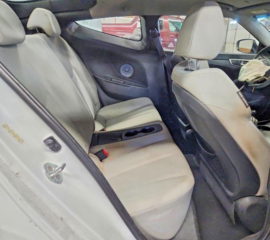 2013 HYUNDAI VELOSTER BASE photo 28