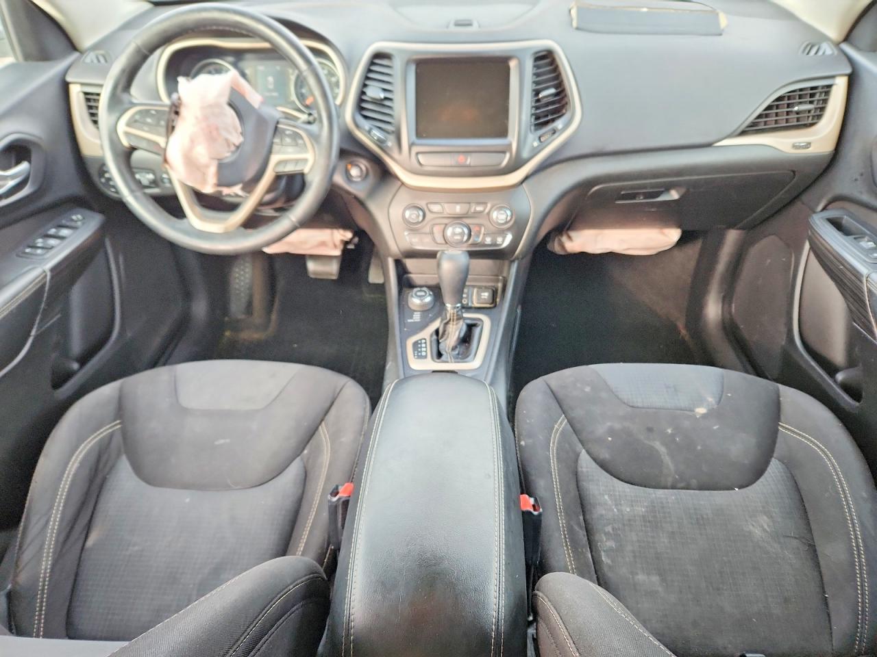 2015 JEEP CHEROKEE LATITUDE photo 8
