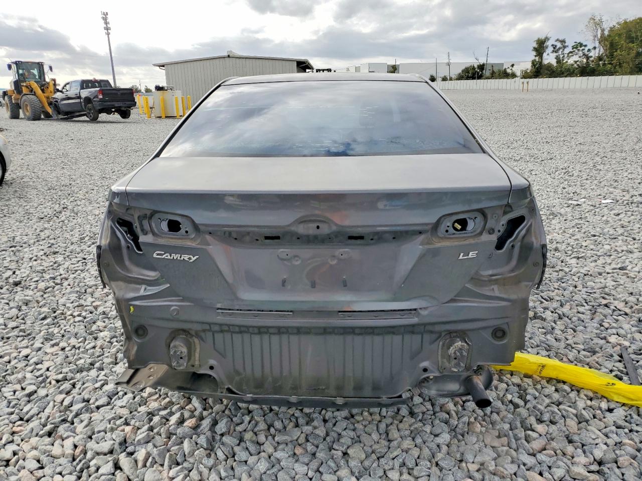 2012 TOYOTA CAMRY LE photo 11