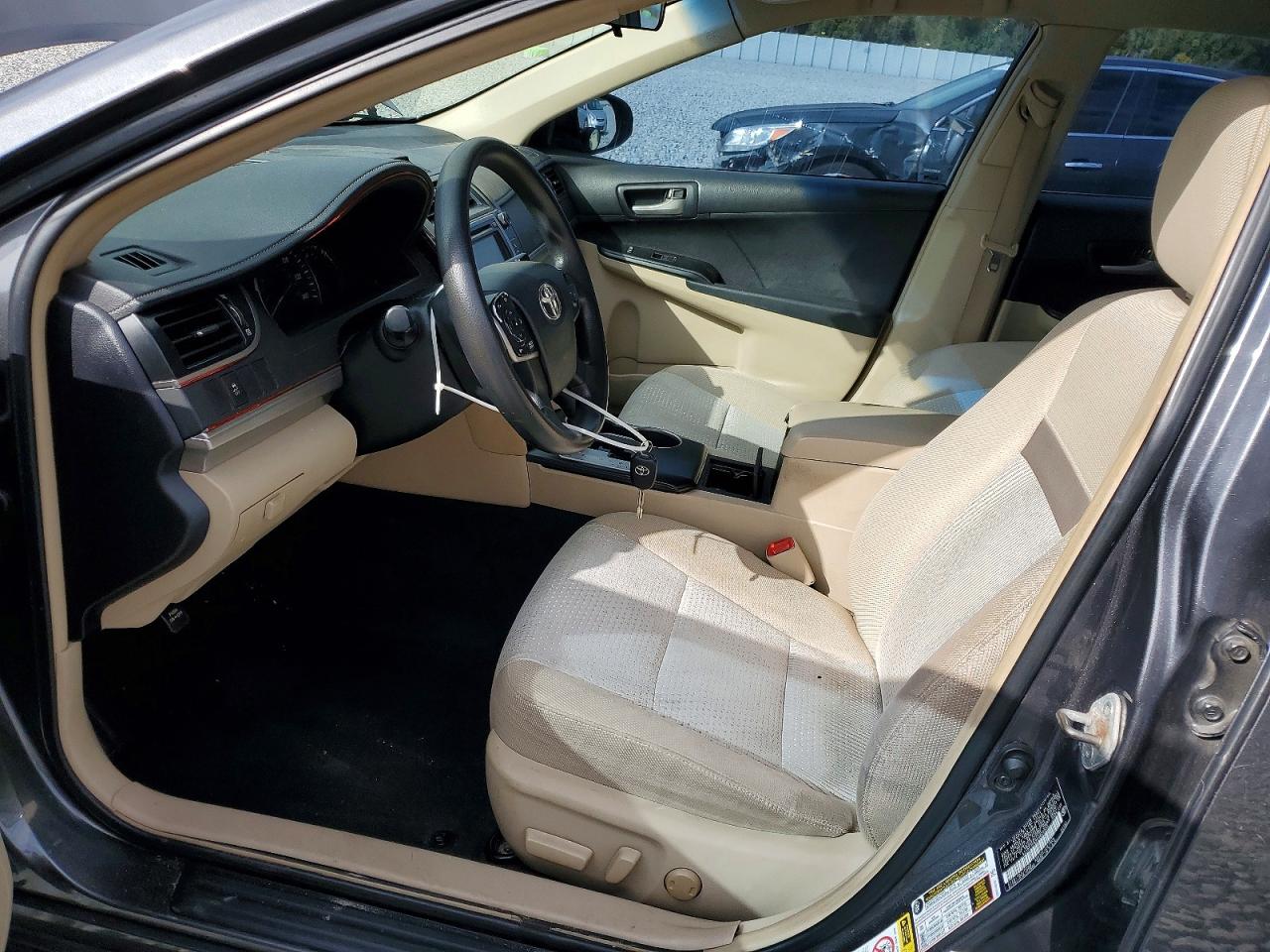 2012 TOYOTA CAMRY LE photo 13