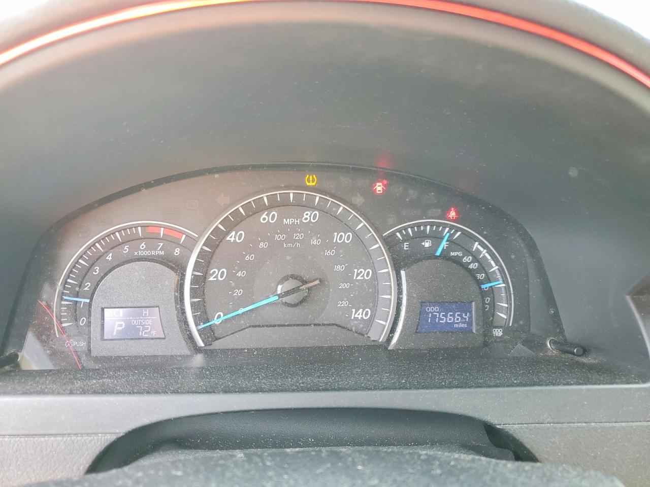 2012 TOYOTA CAMRY LE photo 17