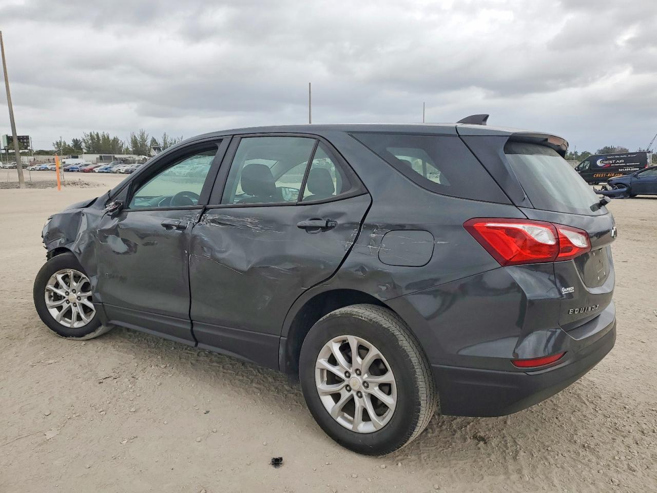 2020 CHEVROLET EQUINOX LS photo 4