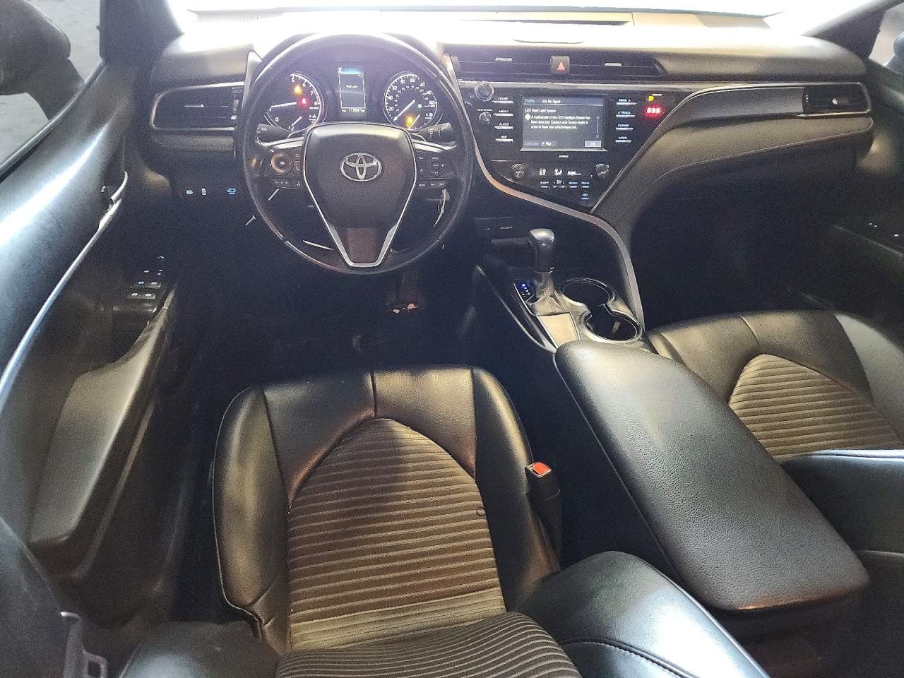 2020 TOYOTA CAMRY SE photo 15
