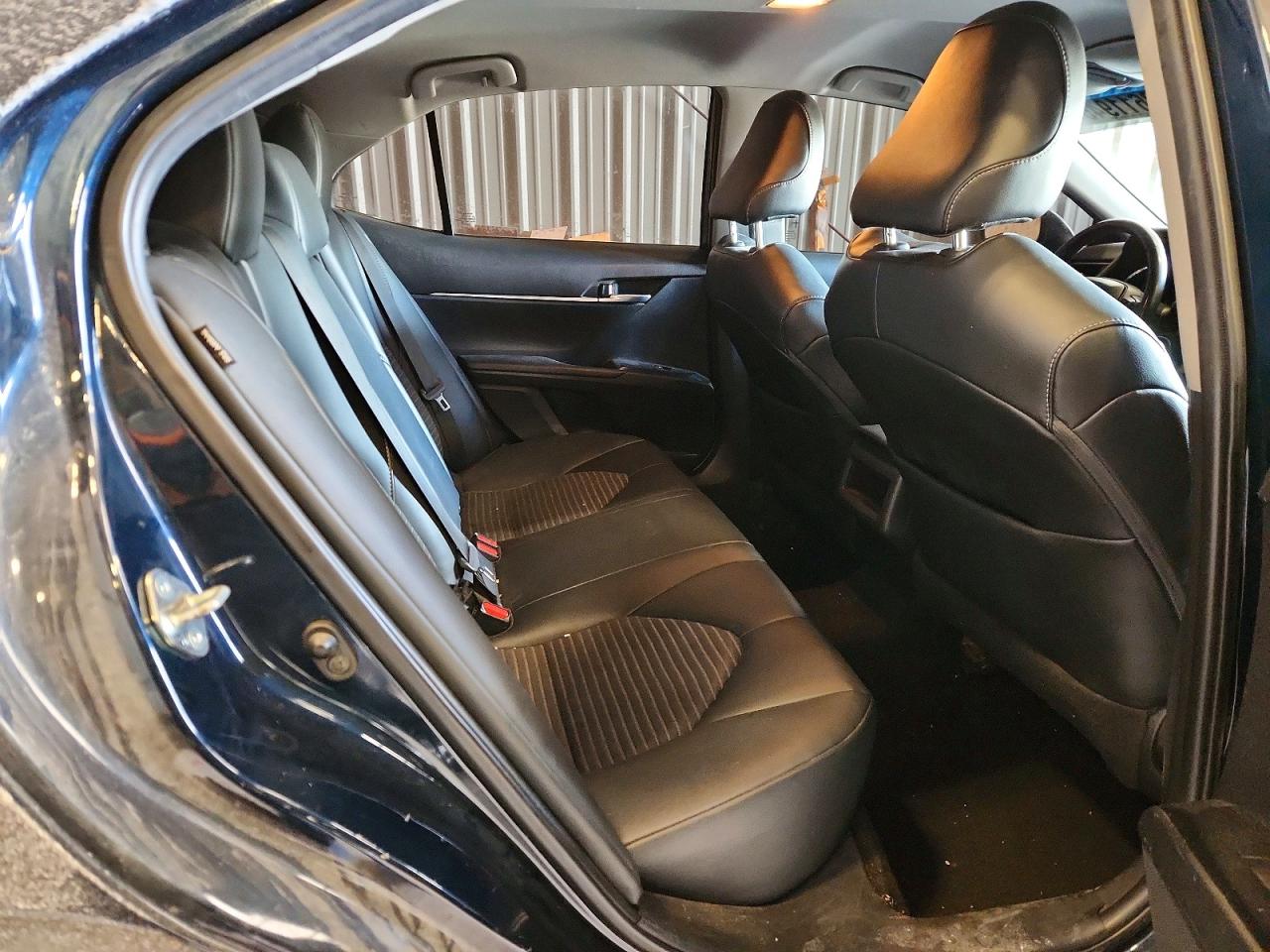 2020 TOYOTA CAMRY SE photo 19
