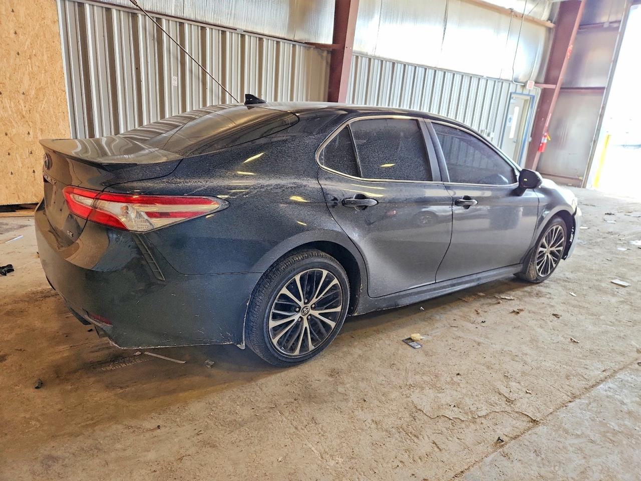 2020 TOYOTA CAMRY SE photo 5
