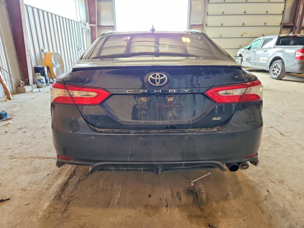 2020 TOYOTA CAMRY SE photo 11