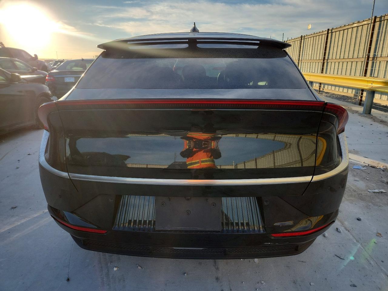 2022 KIA EV6 WIND photo 11