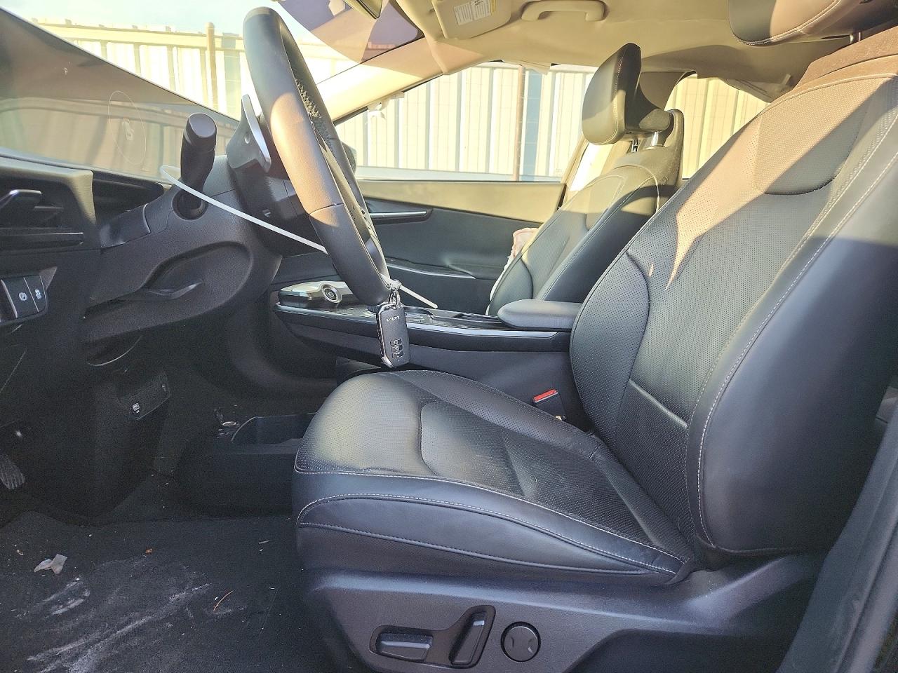 2022 KIA EV6 WIND photo 13