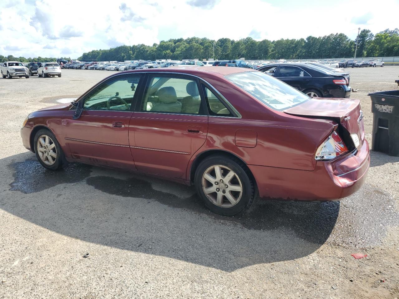 2000 TOYOTA AVALON XL photo 3
