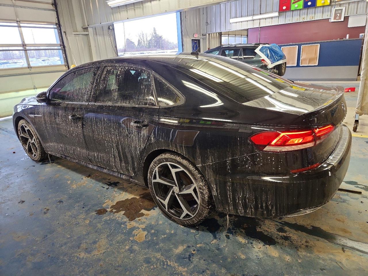 2021 VOLKSWAGEN PASSAT R-LINE photo 2
