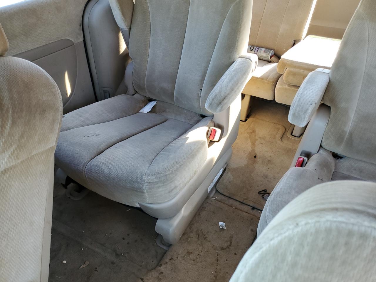 2006 KIA SEDONA EX photo 21