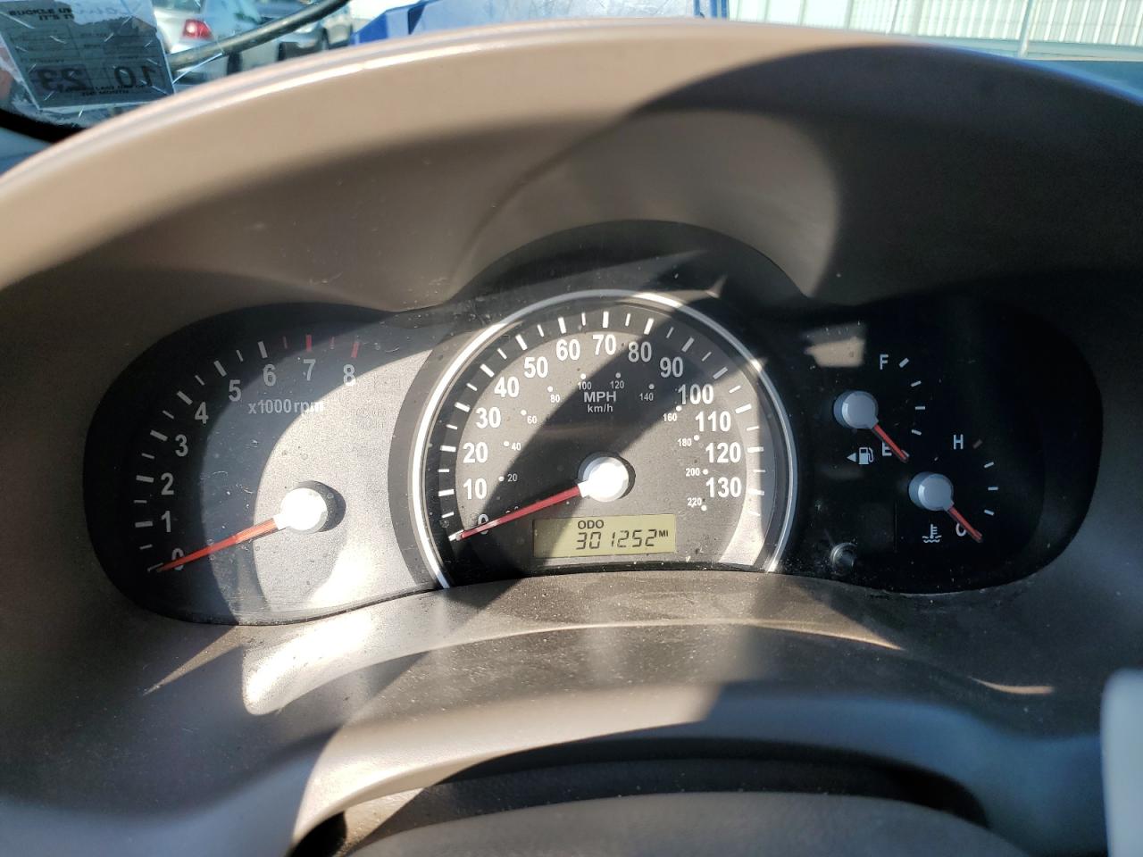 2006 KIA SEDONA EX photo 17