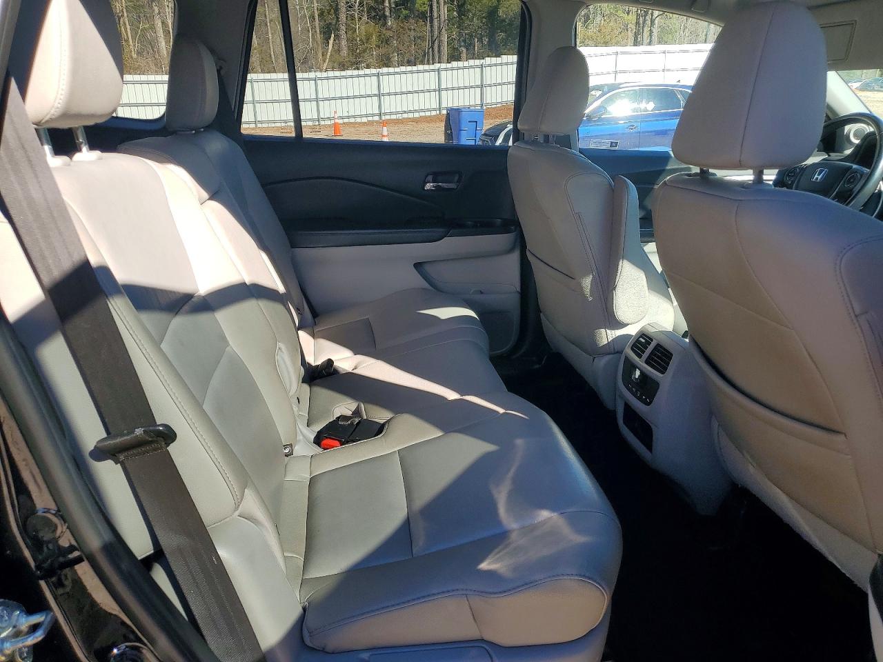 2016 HONDA PILOT EXL photo 11